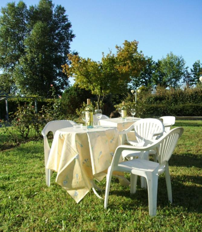 Hotel Garden Анцола-делл'Емілія Екстер'єр фото